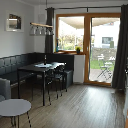 Ruhig Gelegene In Schoener Ortsrandlage Apartment Germaringen